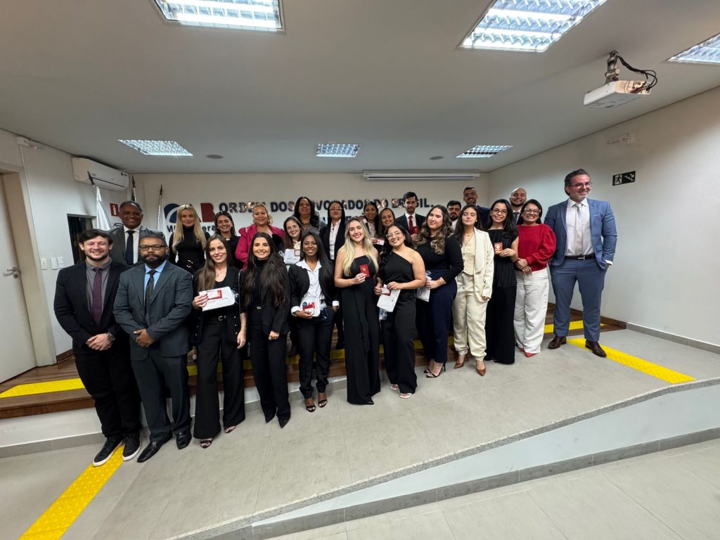 Solenidade da OAB marca início da jornada profissional de novos advogados(as) em Divinópolis
